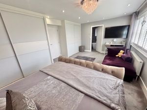 Bedroom- click for photo gallery